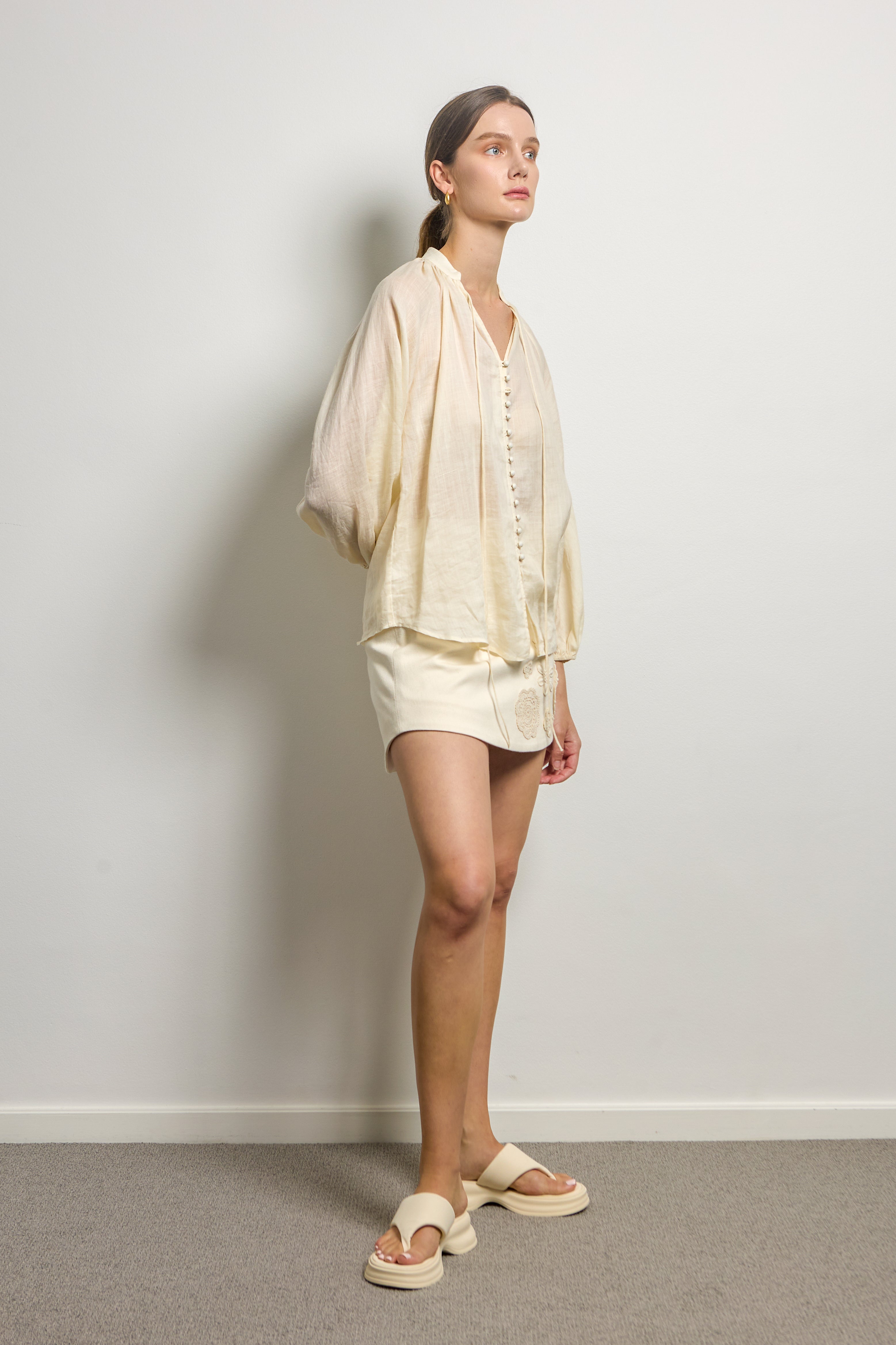 Ramie Bloom Sleeves Blouse with Gathered Neck