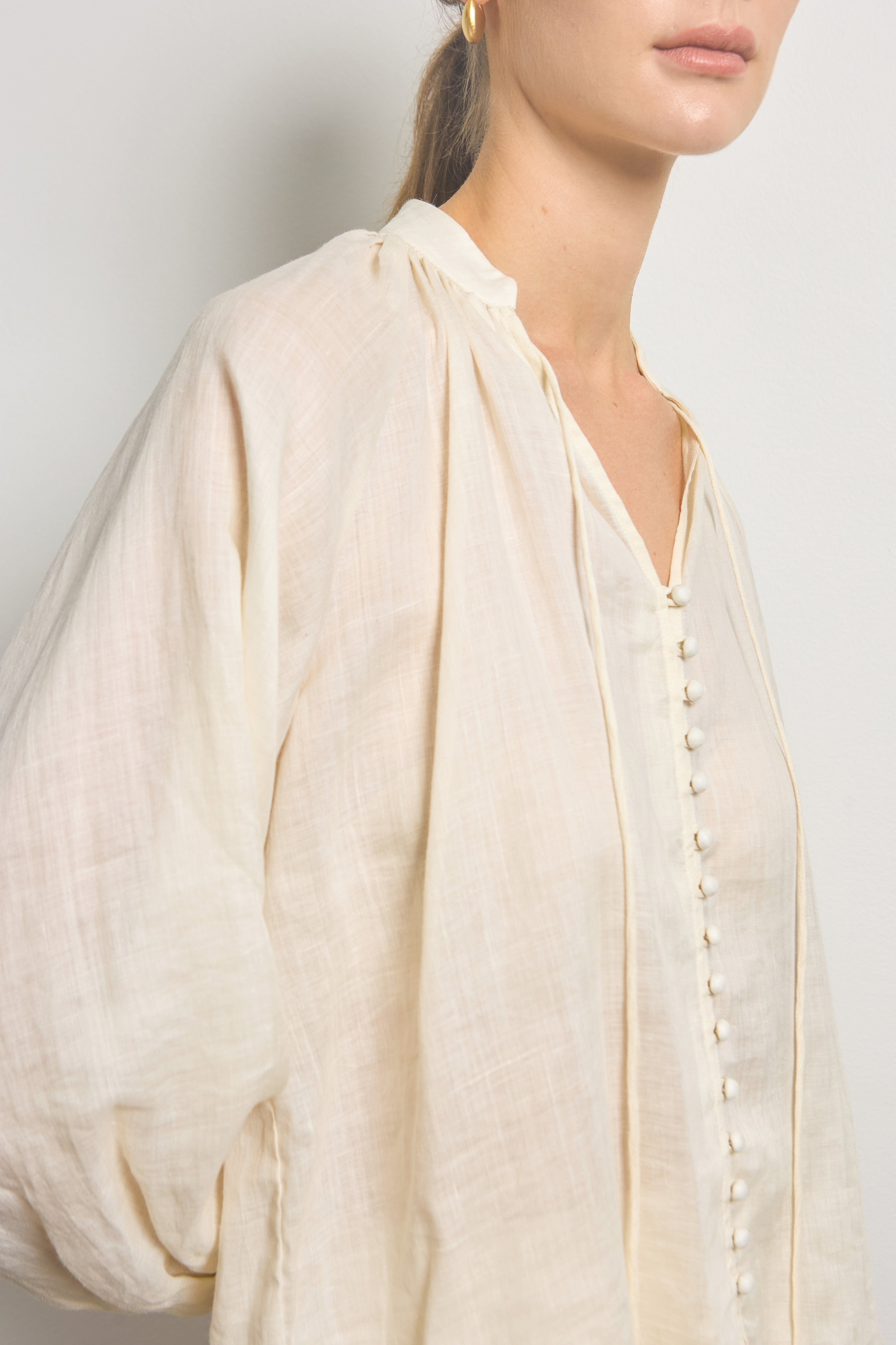 Ramie Bloom Sleeves Blouse with Gathered Neck