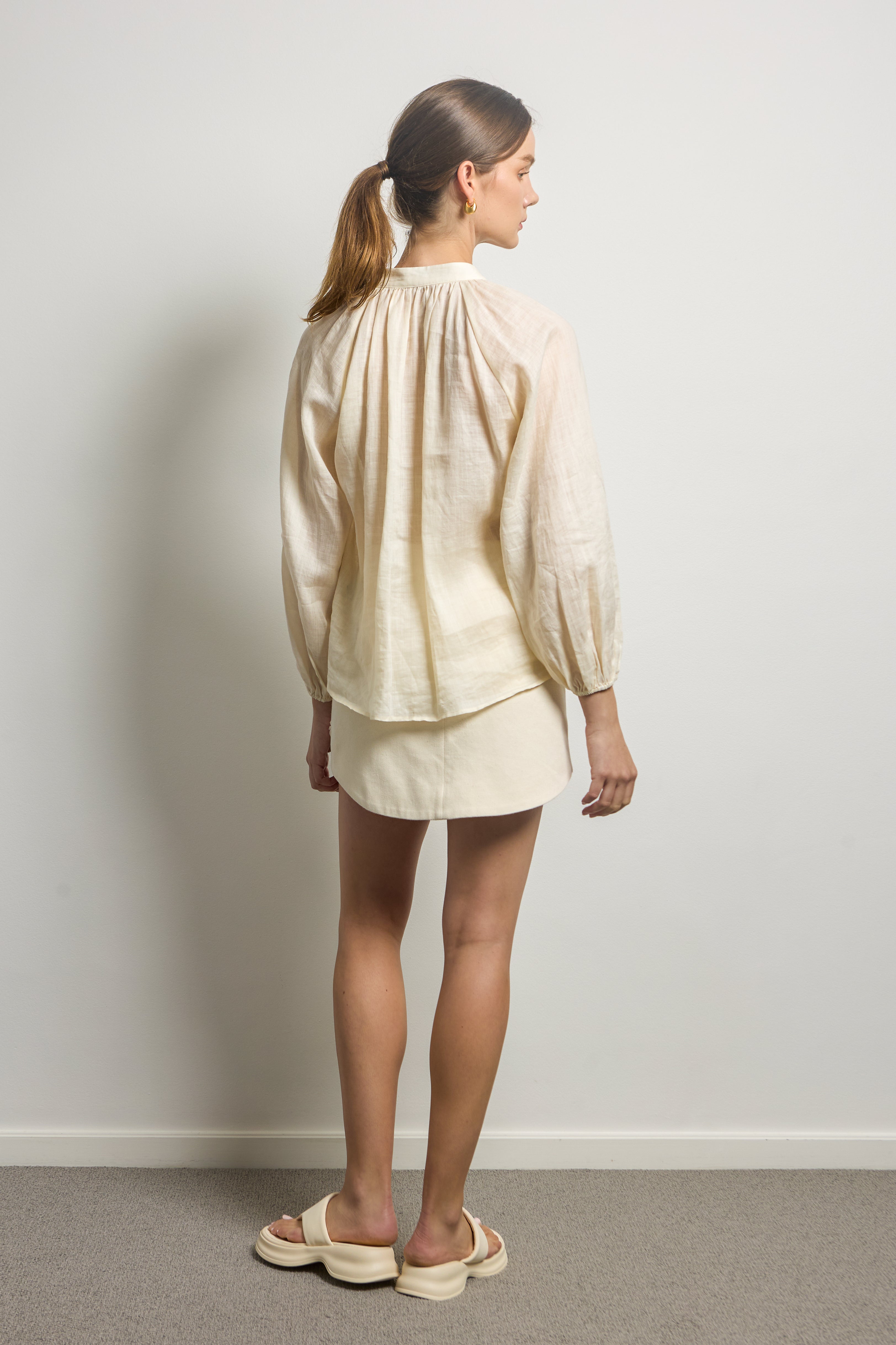 Ramie Bloom Sleeves Blouse with Gathered Neck