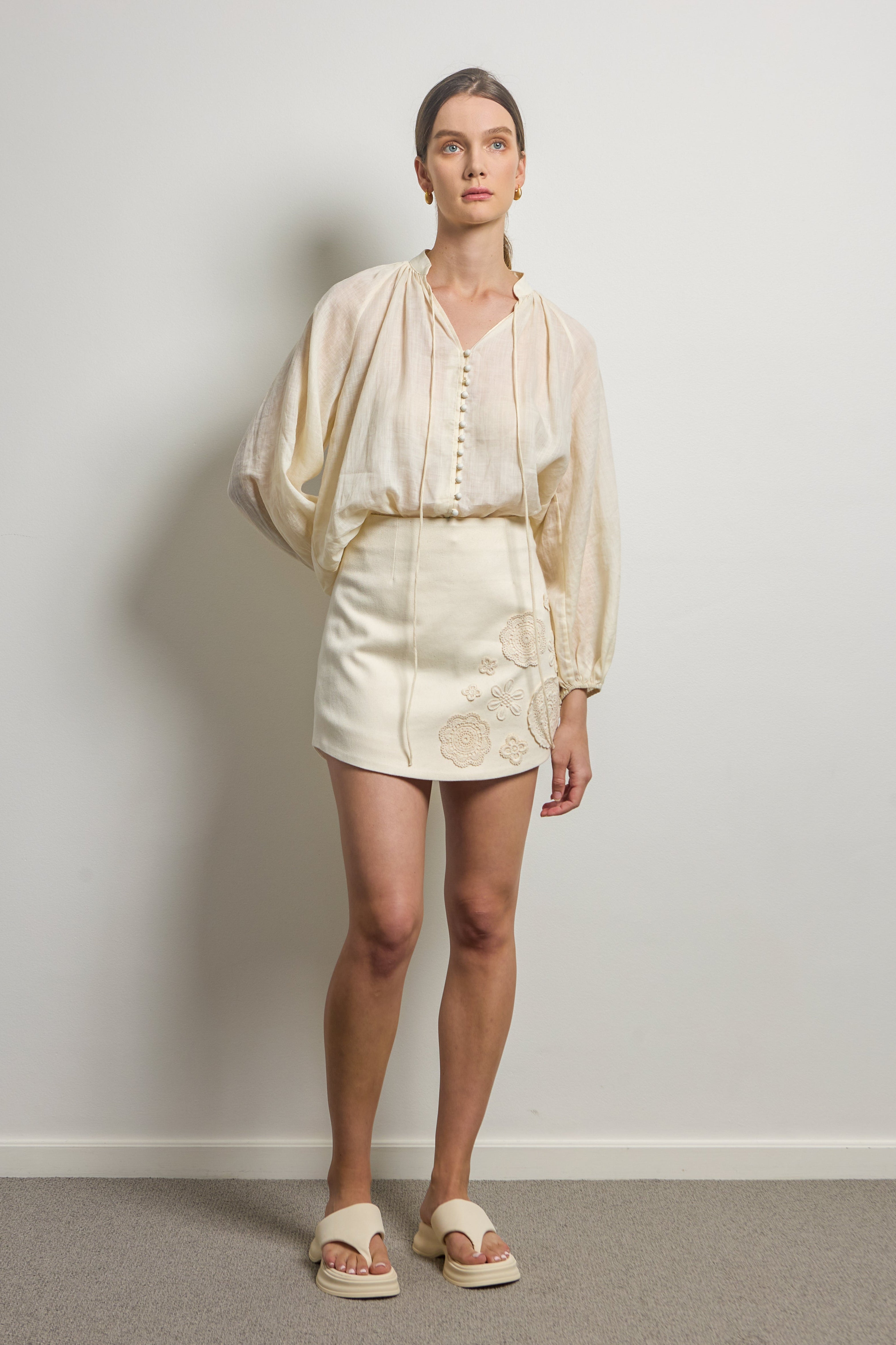 Ramie Bloom Sleeves Blouse with Gathered Neck
